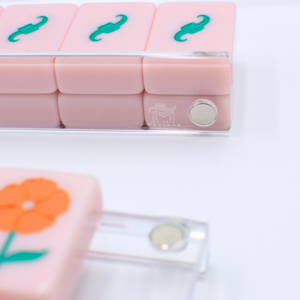 Port A Wavy Acrylic Mahjong Racks | Magnetic Pushers: Green