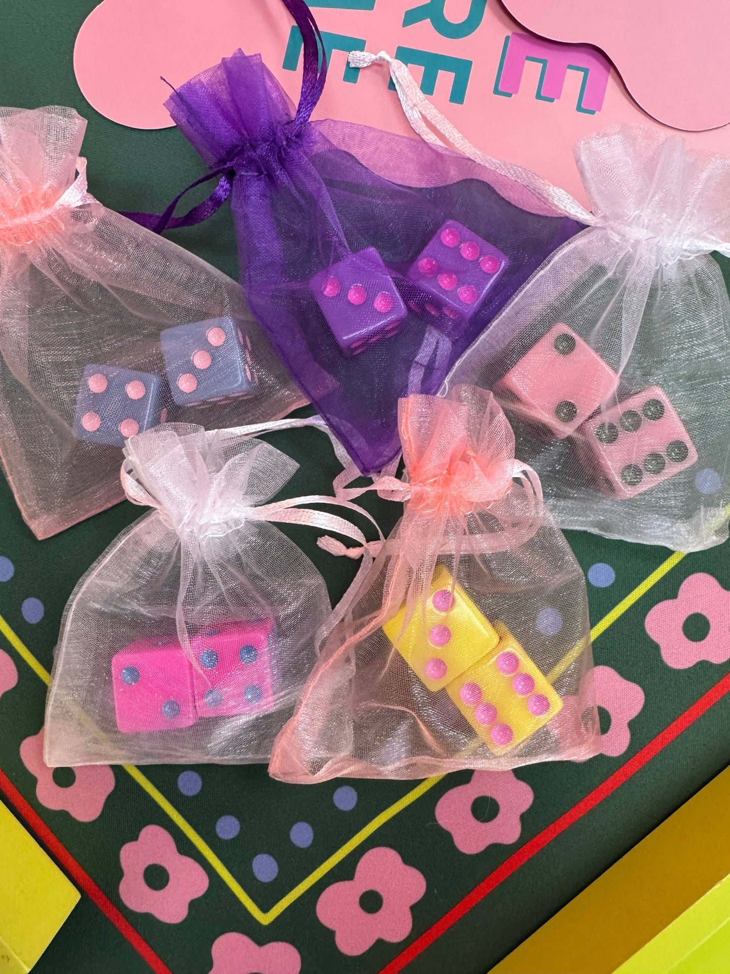 Mahjong Dice (set of 2): Light Pink with Dark Green