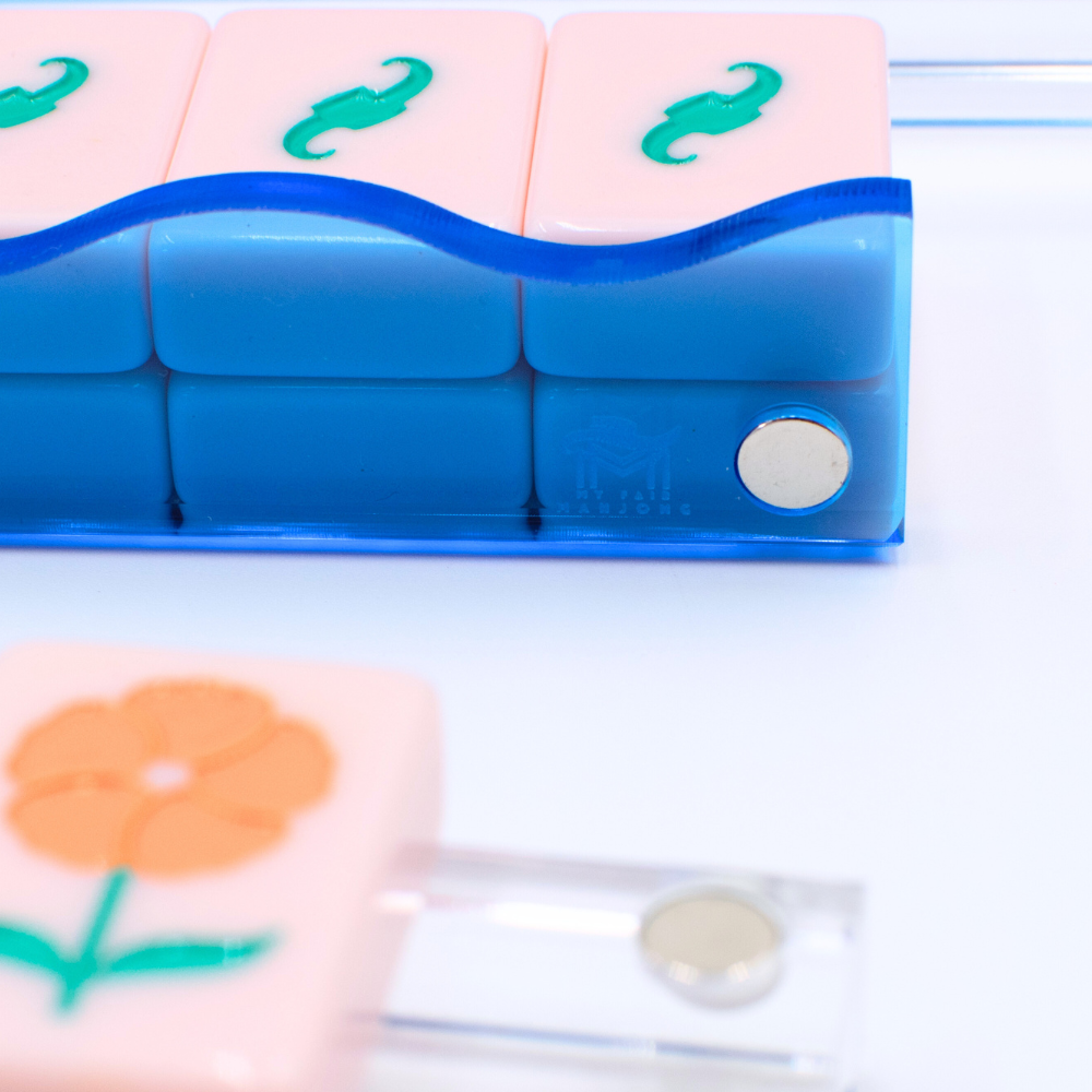 Port A Wavy Acrylic Mahjong Racks | Magnetic Pushers: Green