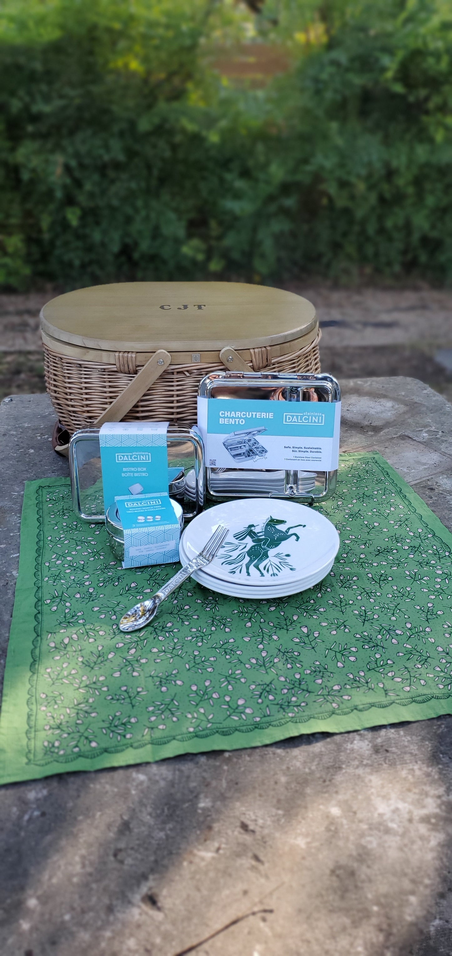 Grove Picnic Package: Perfect Gift for the Distinctive Host! Anniversaries, Birthdays, Weddings, Clients