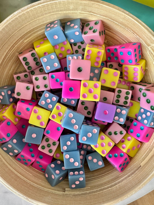 Mahjong Dice (set of 2): Light Pink with Dark Green