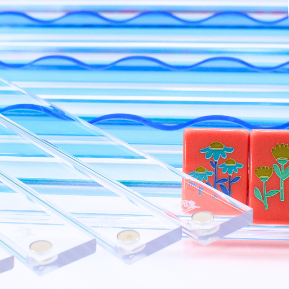 Port A Wavy Acrylic Mahjong Racks | Magnetic Pushers: Green
