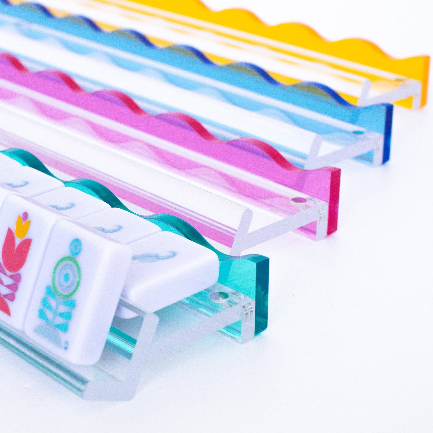 Port A Wavy Acrylic Mahjong Racks | Magnetic Pushers: Green