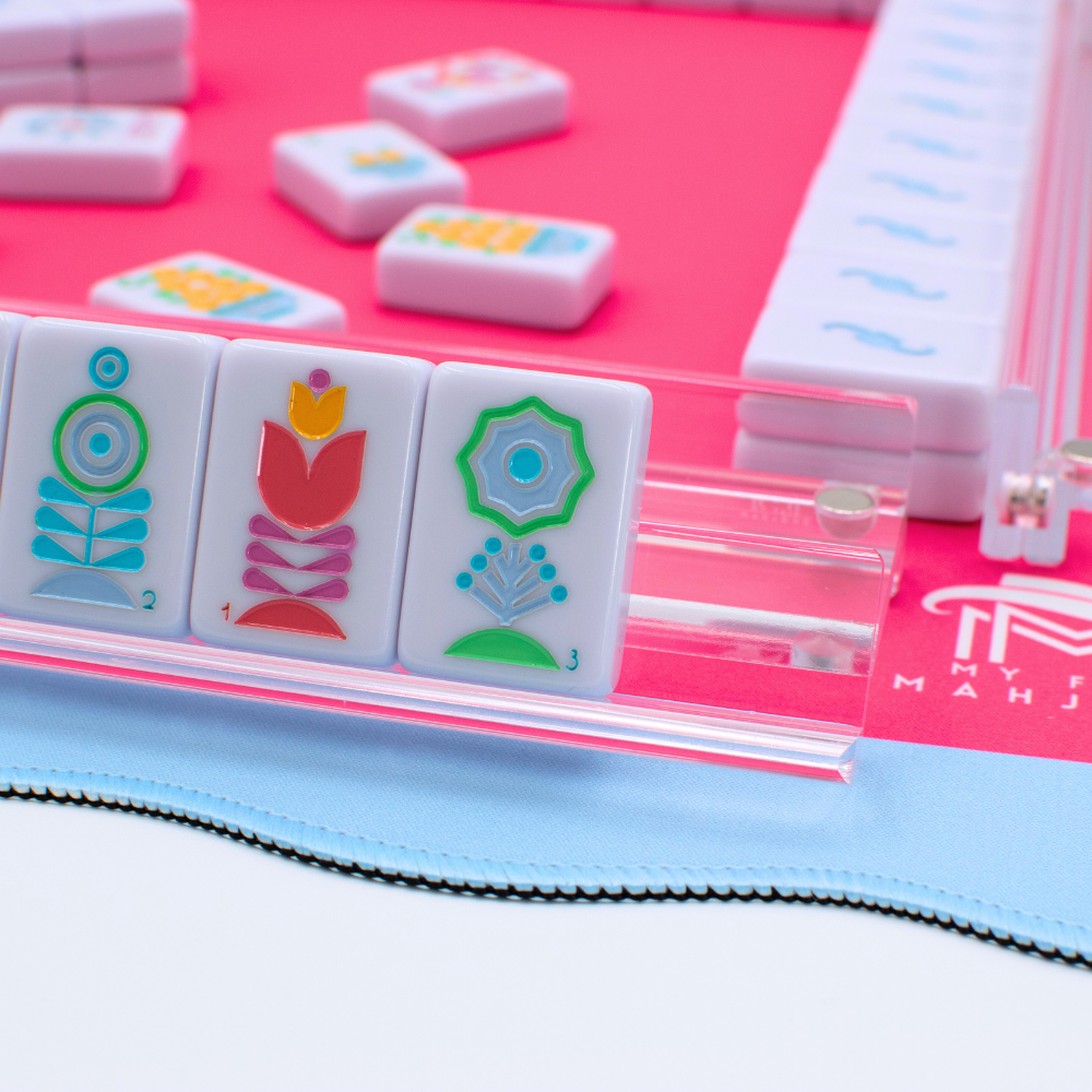 Port A Wavy Acrylic Mahjong Racks | Magnetic Pushers: Green