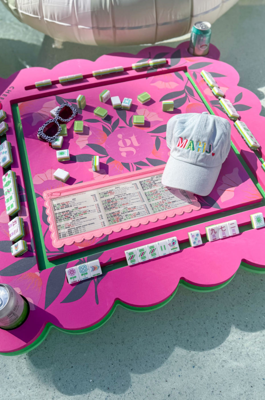 Splash-Proof Mahjong Card Holder for Pool Mahjong - Pink Scallops STANDARD SIZE: One Card Holder